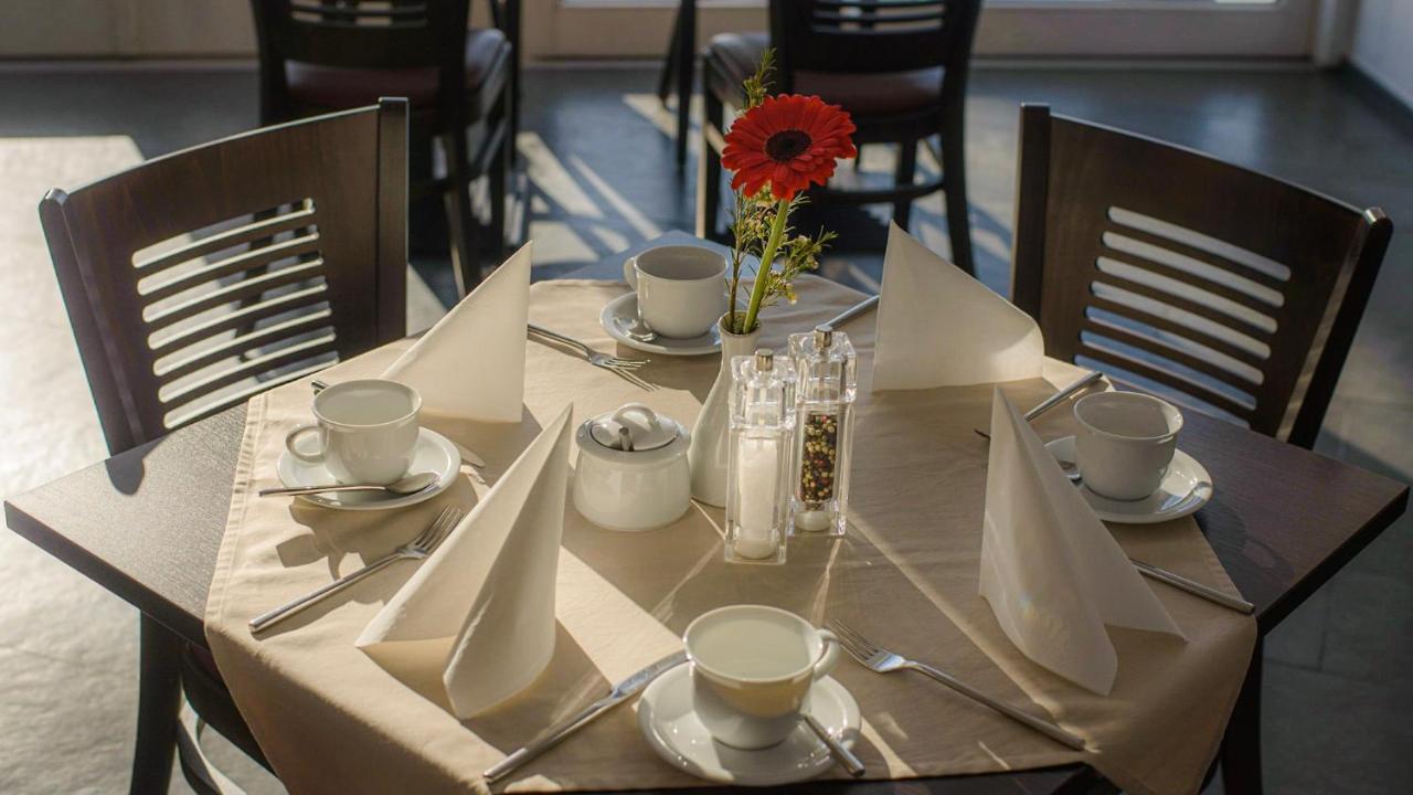 Hotel Am Tiefwarensee Εξωτερικό φωτογραφία